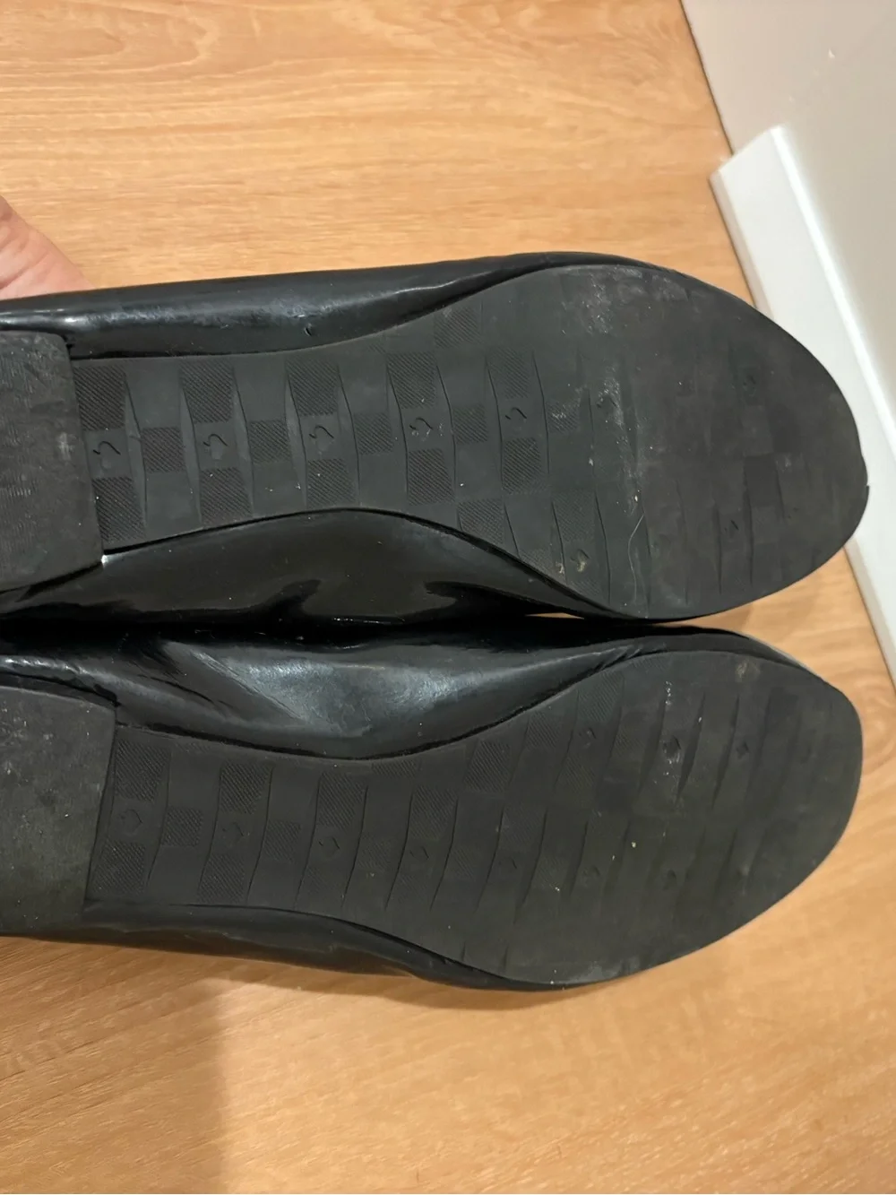 kate spade Black Patent Bow Flats size 9.5